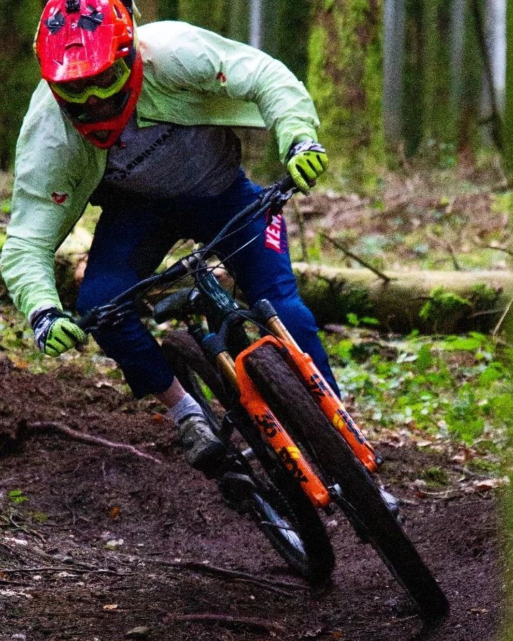 Stage pilotage ENDURO/DH Ados/Adultes à Arbas (31)